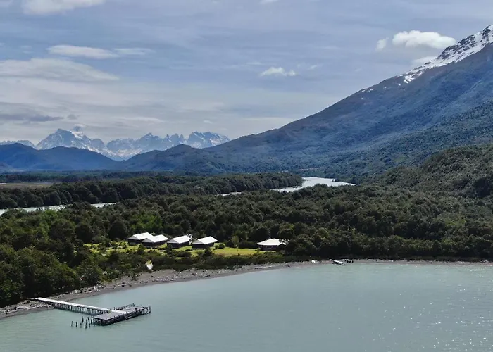 Monte Balmaceda Lodge & Glaciers