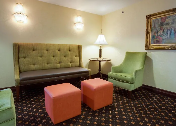 Pear Tree Inn St Louis Convention Center