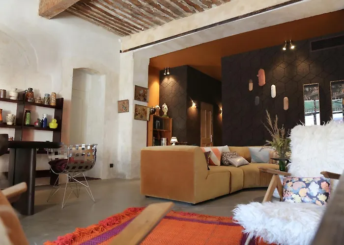Le Petit Hotel