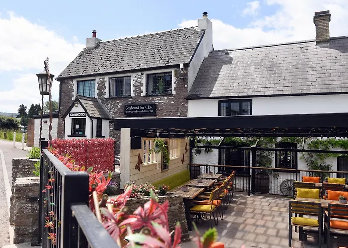 The Greyhound Inn And Hotel