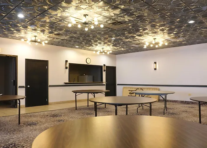 American Inn & Suites