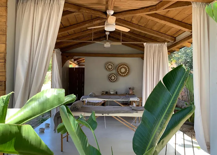 Hotel Crystal Waters Nikiana