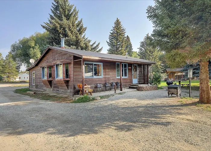 Vista Court Cabins & Lodge