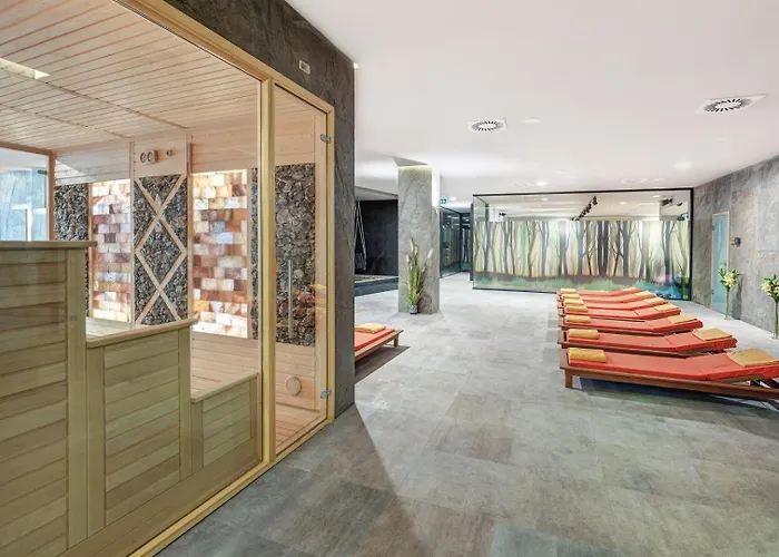 Emerald Hotel