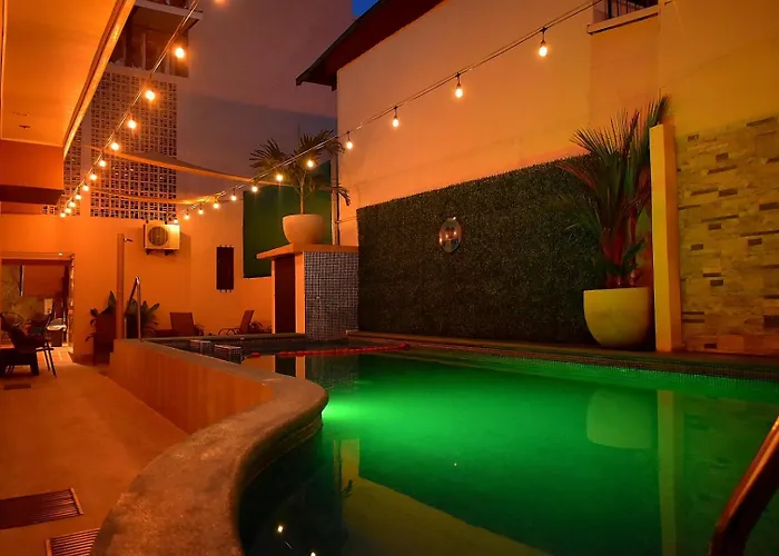 Hotel Cabinas Midey