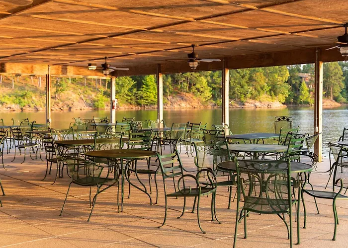 Gr5 - Mountain Harbor Queen Guest Room On Lake Ouachita