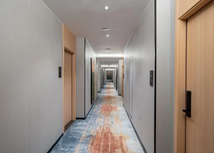 Weizhanwan Hotel Shenzhen International Convention&Exhibition Center Fuhai West Metro Branch