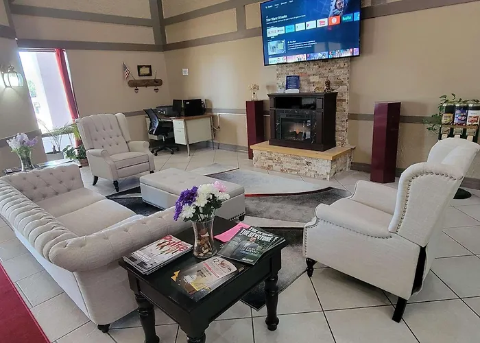 Ramada By Wyndham Mountain Home