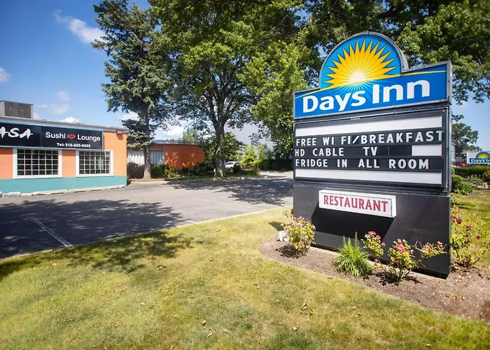 Days Inn By Wyndham Hicksville Long Island
