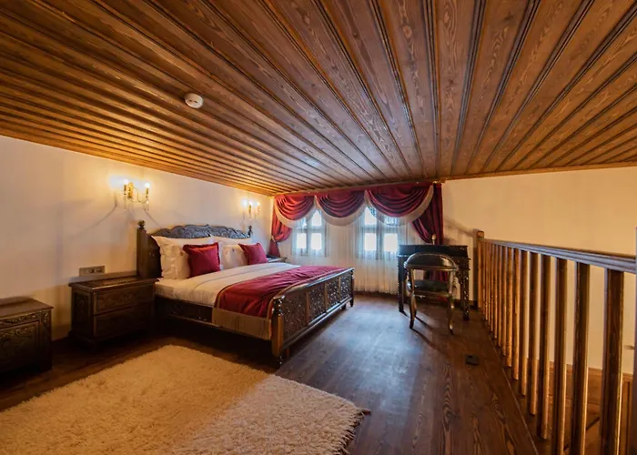 Four Mansions Hotel