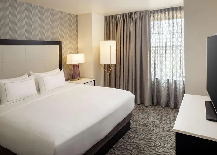 Doubletree Suites By Hilton Hotel Detroit Downtown - Fort Shelby