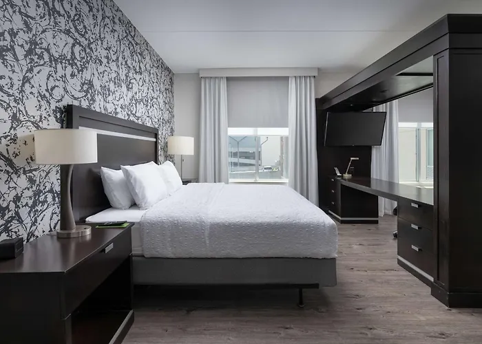 Hampton Inn & Suites Chattanooga Downtown