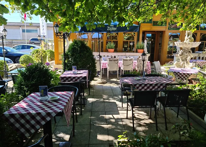 Hoeckner Plaza Hotel