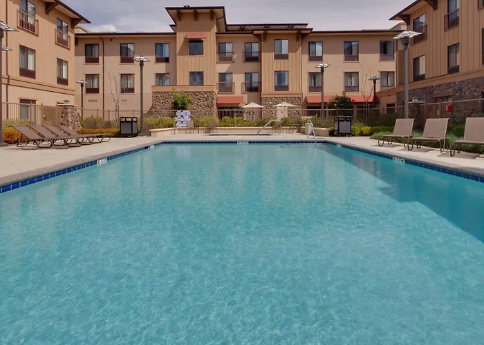 Hampton Inn & Suites Windsor-Sonoma Wine Country