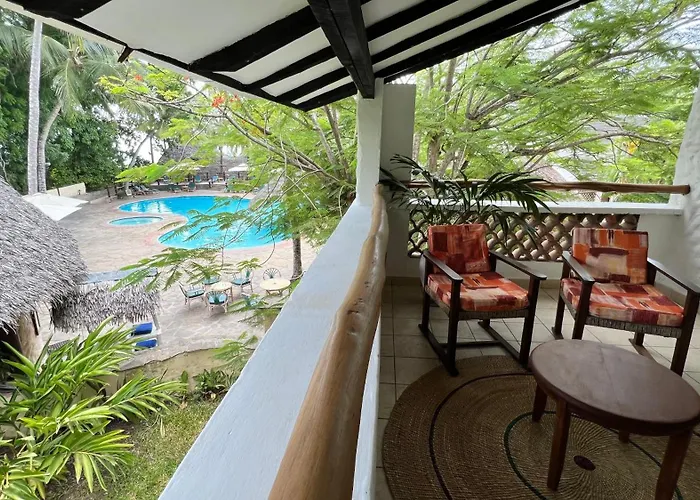 Pinewood Beach Resort&Spa