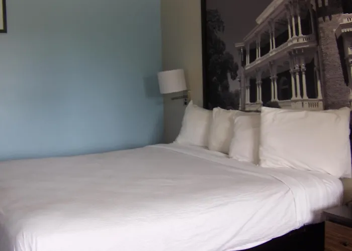 Super 8 By Wyndham Ocean Springs Biloxi