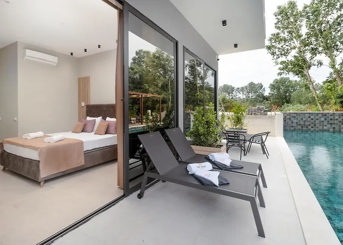 Trio Resort