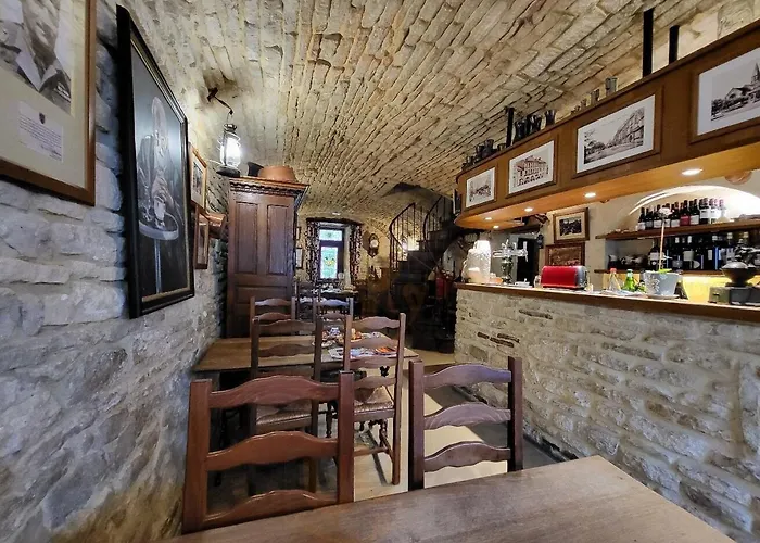 Hostellerie Saint Martin- Logis Hotel Et Restaurant