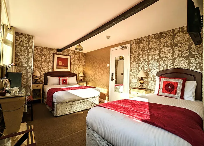 Brookside Hotel & Restaurant
