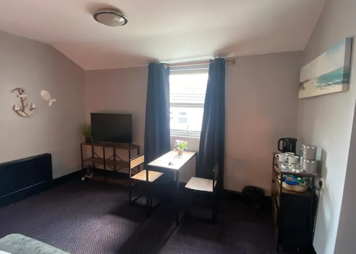 Bay View Rooms At Mentone Hotel