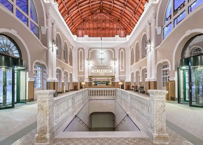 Canfranc Estacion, A Royal Hideaway Hotel - Gran Lujo