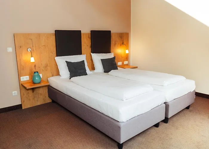 Hotel am Hachinger Bach by Blattl