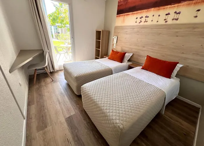 Hotel Le Mas Des Ponts D'Arles