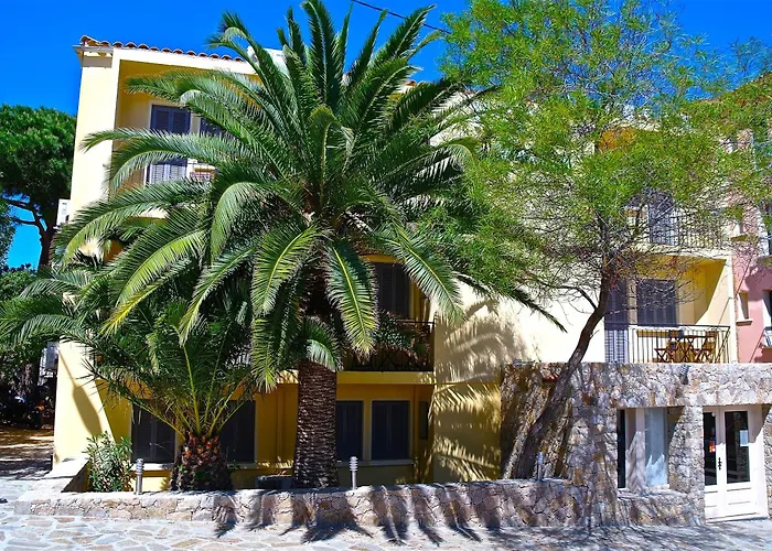 Hotel Le Grillon