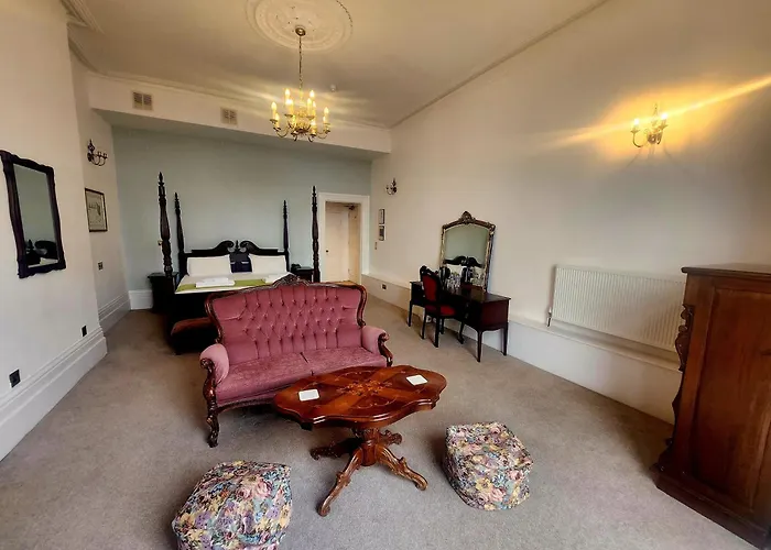 Keppels Head Hotel