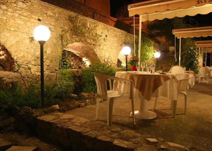 Logis Hotel Restaurant Les Geraniums