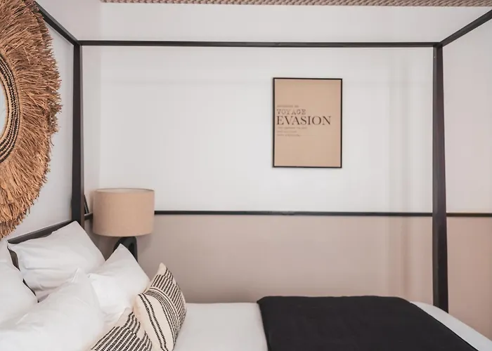 Maisons Du Monde Hotel & Suites - La Rochelle Vieux Port