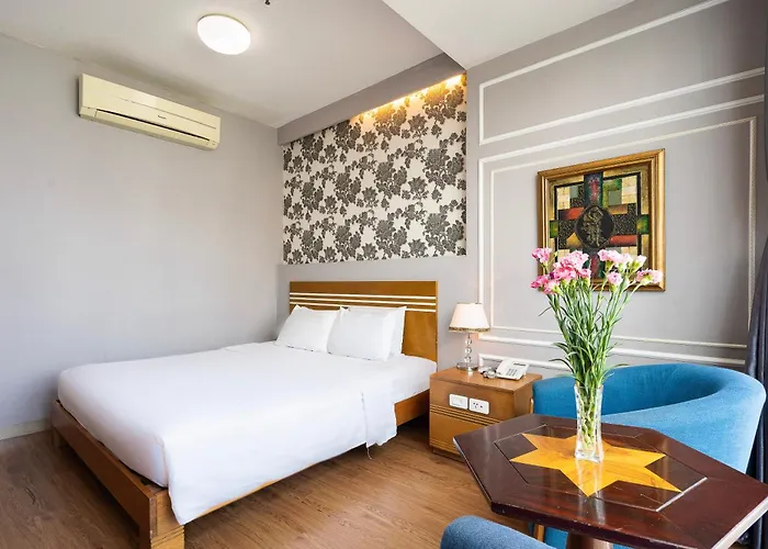Lucky Star Hotel 266 De Tham