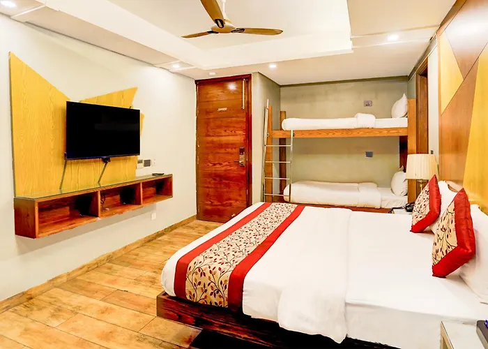 Staybook Hotel Nitya Maharani Free Airport Pickup