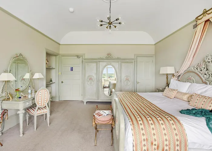The Mole Resort - Hotel Rooms