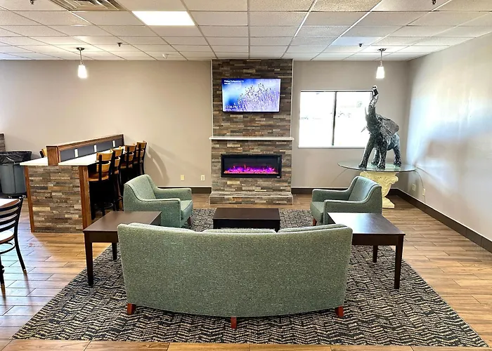 Americinn & Suites By Wyndham Baraboo Event Center