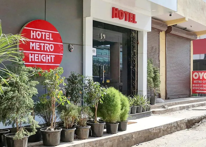 Hotel O Metro Height'S Near Nangloi Railway Metro Station