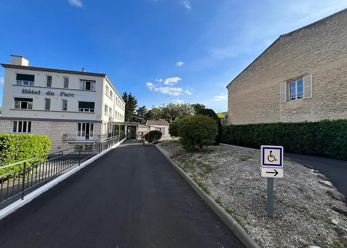 Brit Hotel Du Parc Niort Centre-Parking Gratuit