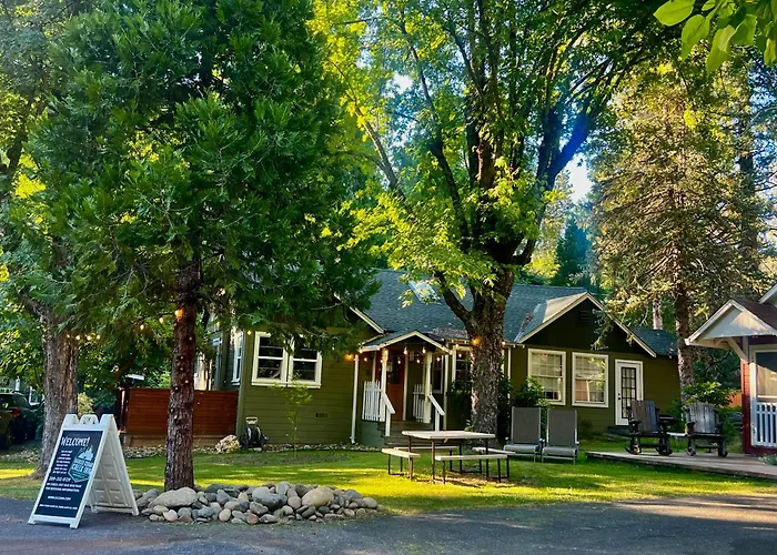 Gables Cedar Creek Inn