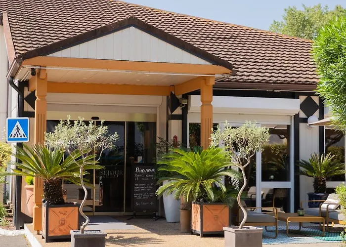 Brit Hotel Confort Nimes Ouest - A9 Sortie 25