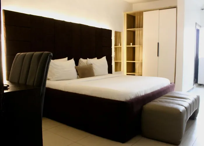 Ovic Hotel