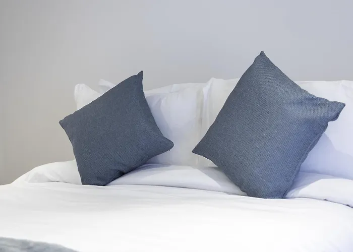 Upper Rock Brighton - Guest House