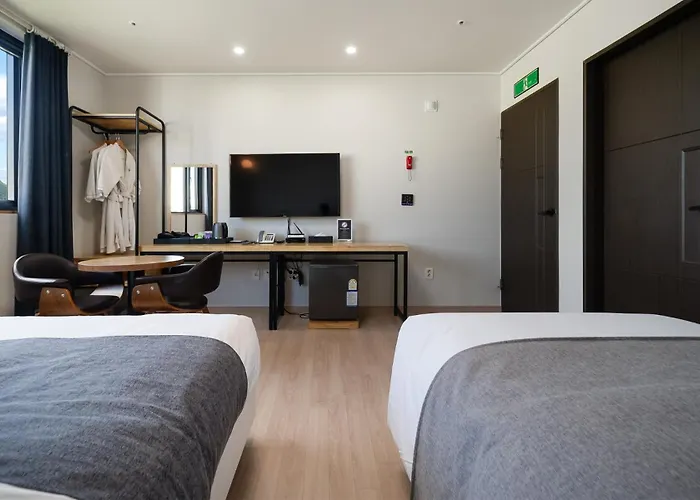 Cm Park Hotel