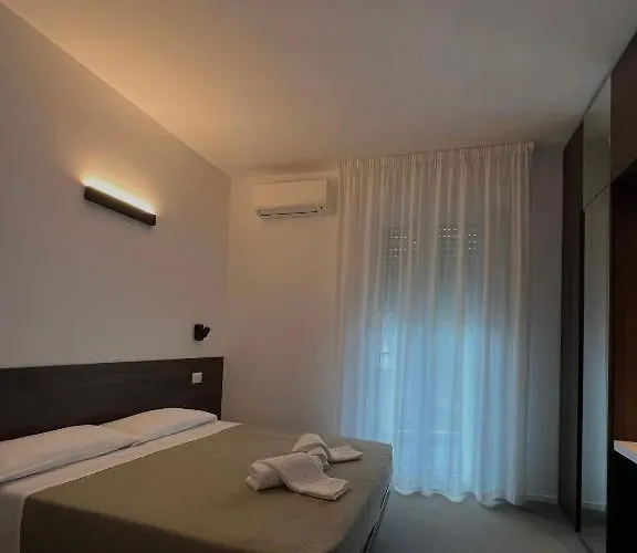 Hotel Lux 3 Stelle Milano Marittima