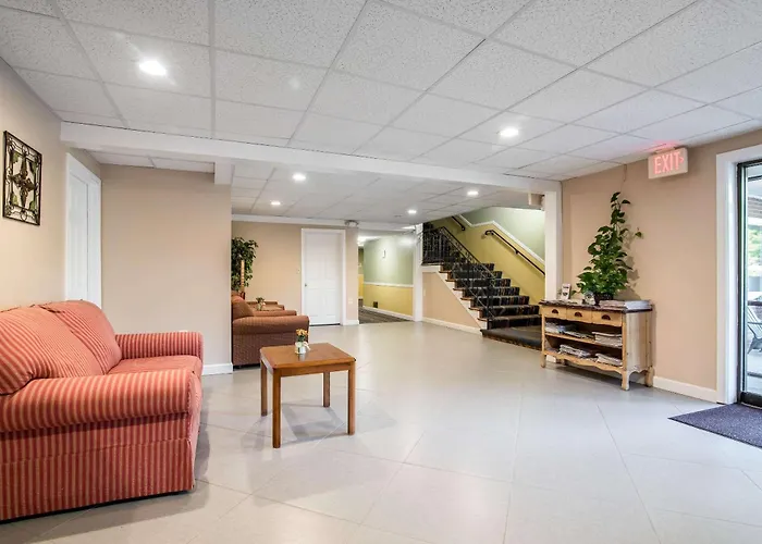 Tiltonlodge Inn & Suites