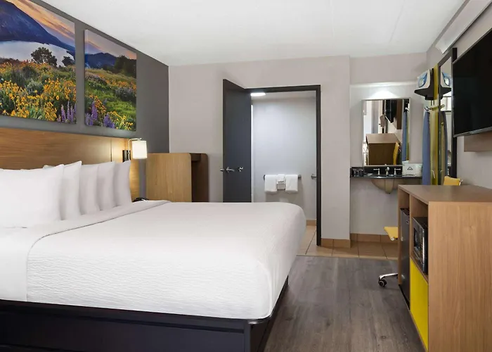 Days Inn By Wyndham Columbus Worthington