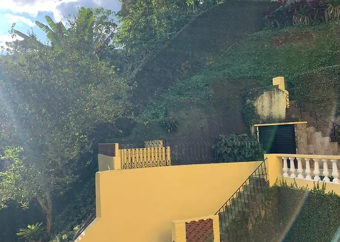Quarto premiado com vista terraço 40m2 e banheiro ao lado em Petrópolis !