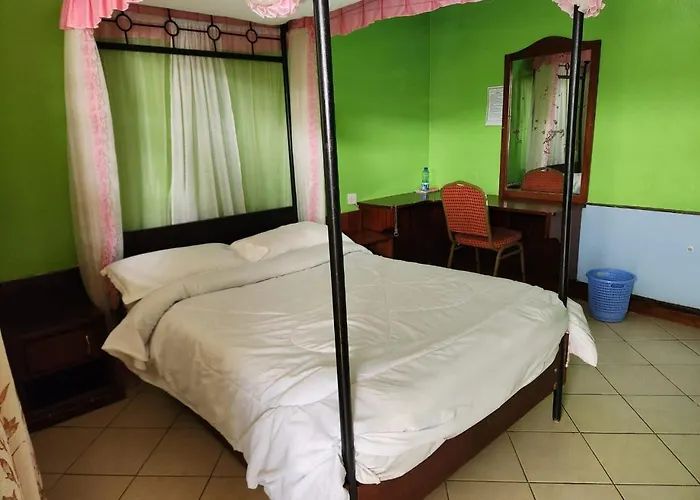 Kenlands Relaxinn Hotel
