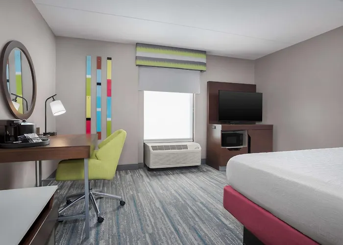 Hampton Inn & Suites Atlanta-Six Flags