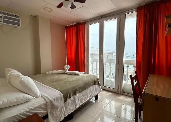Chescos Hotel