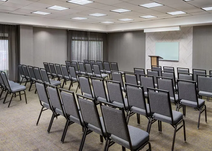 Springhill Suites By Marriott Newark International Airport